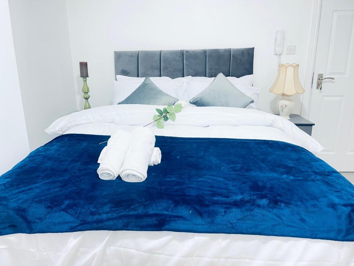1 Bed Apartment *