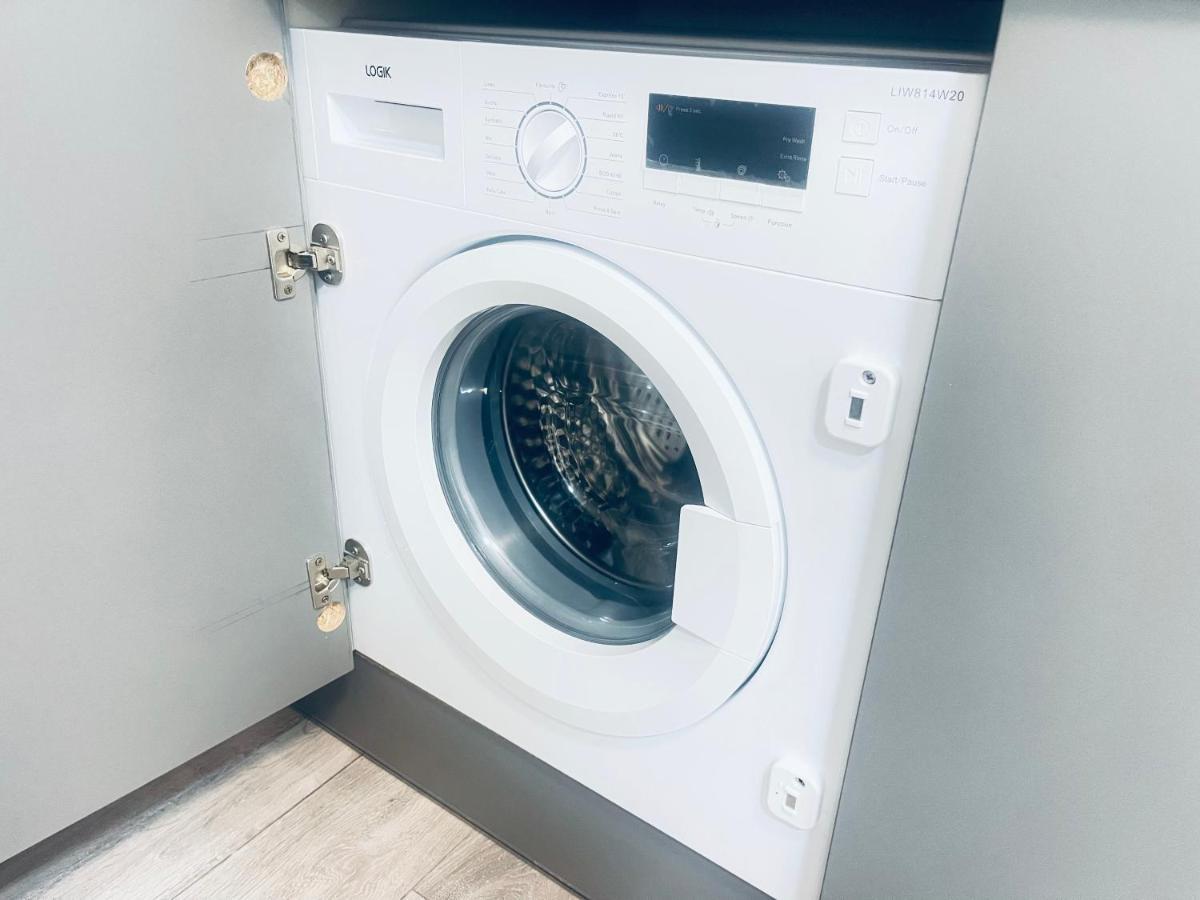 1 Bed Apartment *