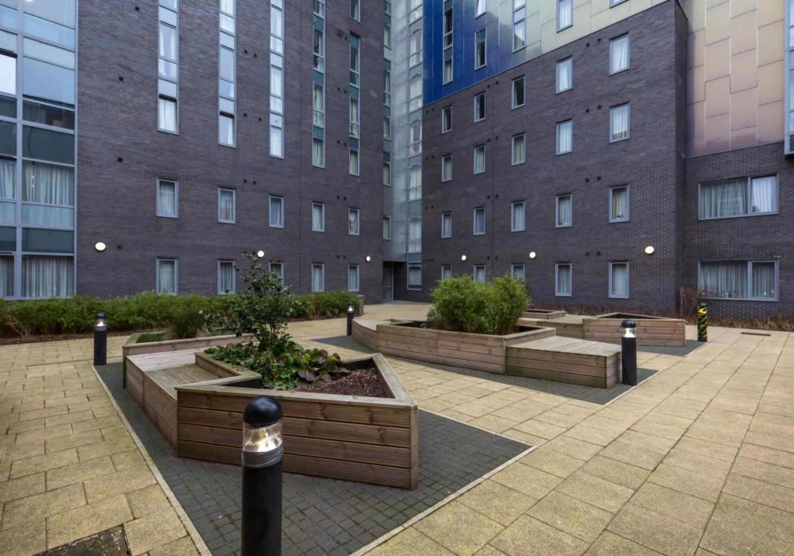Private Bedrooms At Penworks House Near Centre *