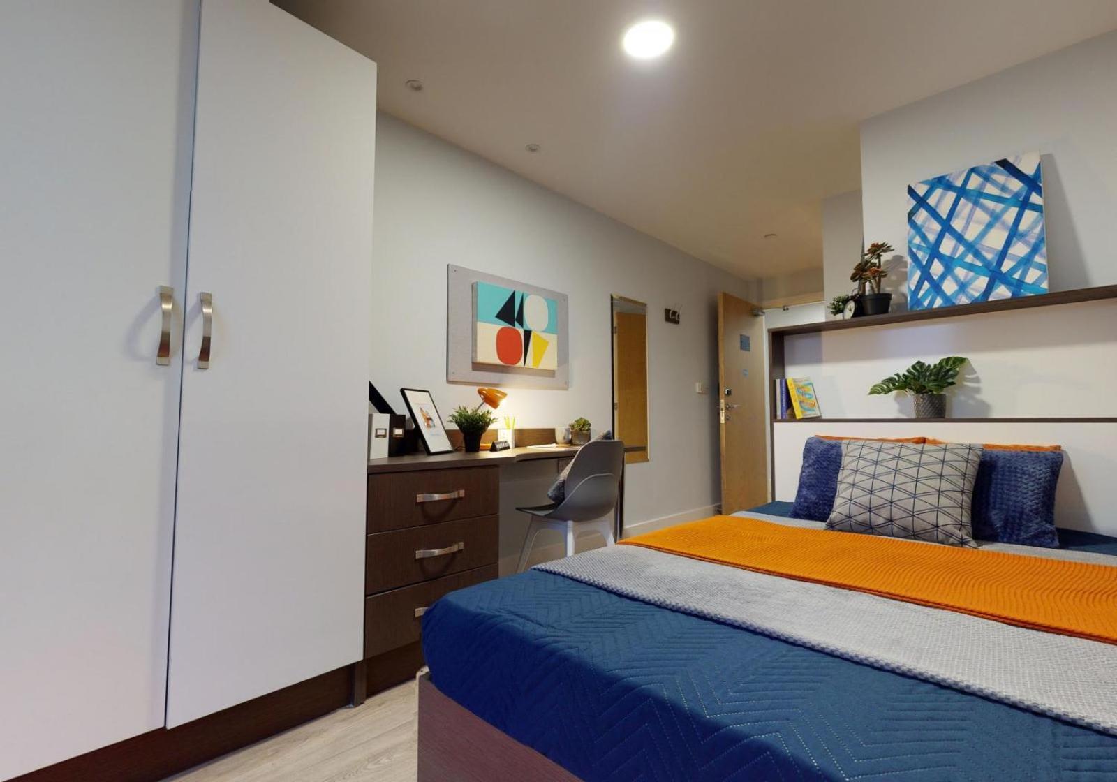 Private Bedrooms At Penworks House Near Centre Birmingham