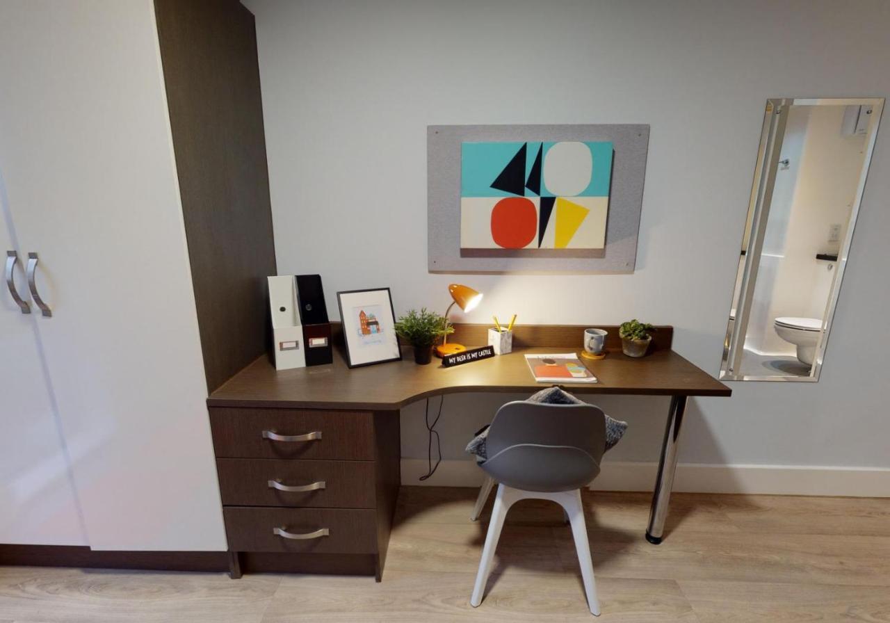 Private Bedrooms At Penworks House Near Centre Apartment Birmingham