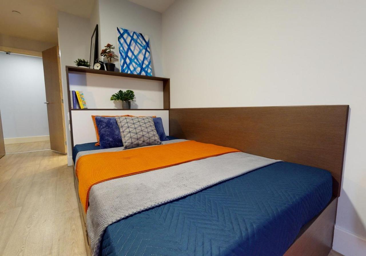 Private Bedrooms At Penworks House Near Centre Apartment