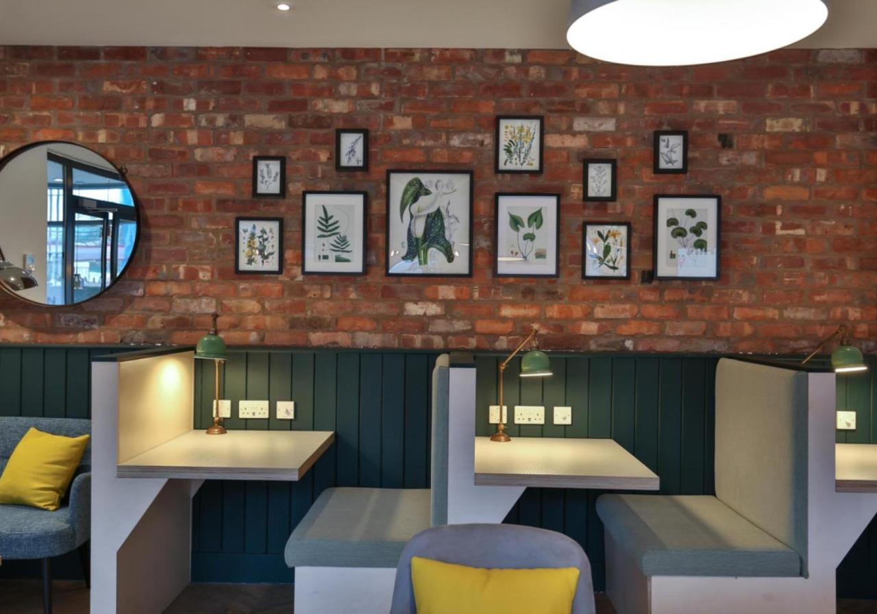 Private Bedrooms At Penworks House Near Centre Apartment