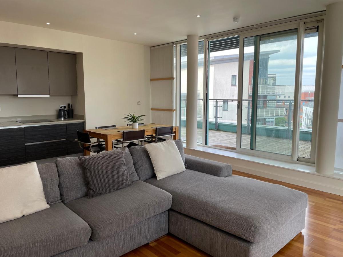 Glass Penthouse With Canal View Apartment