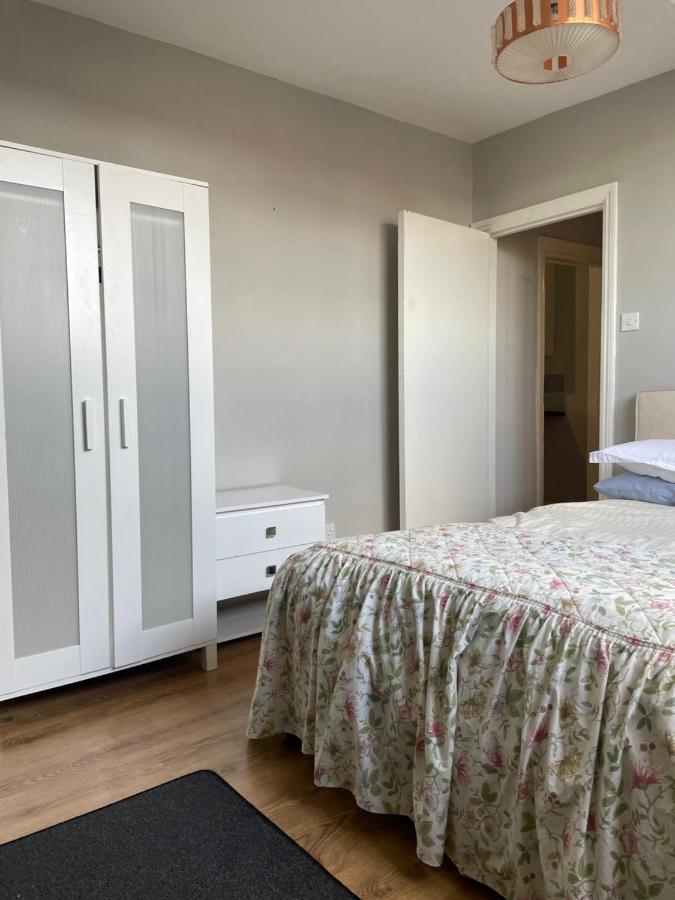 Bournville House & Cafe Bed & Breakfast