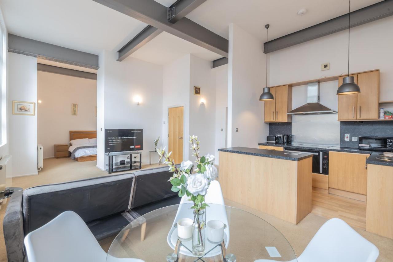 Modern 1 Bedroom *