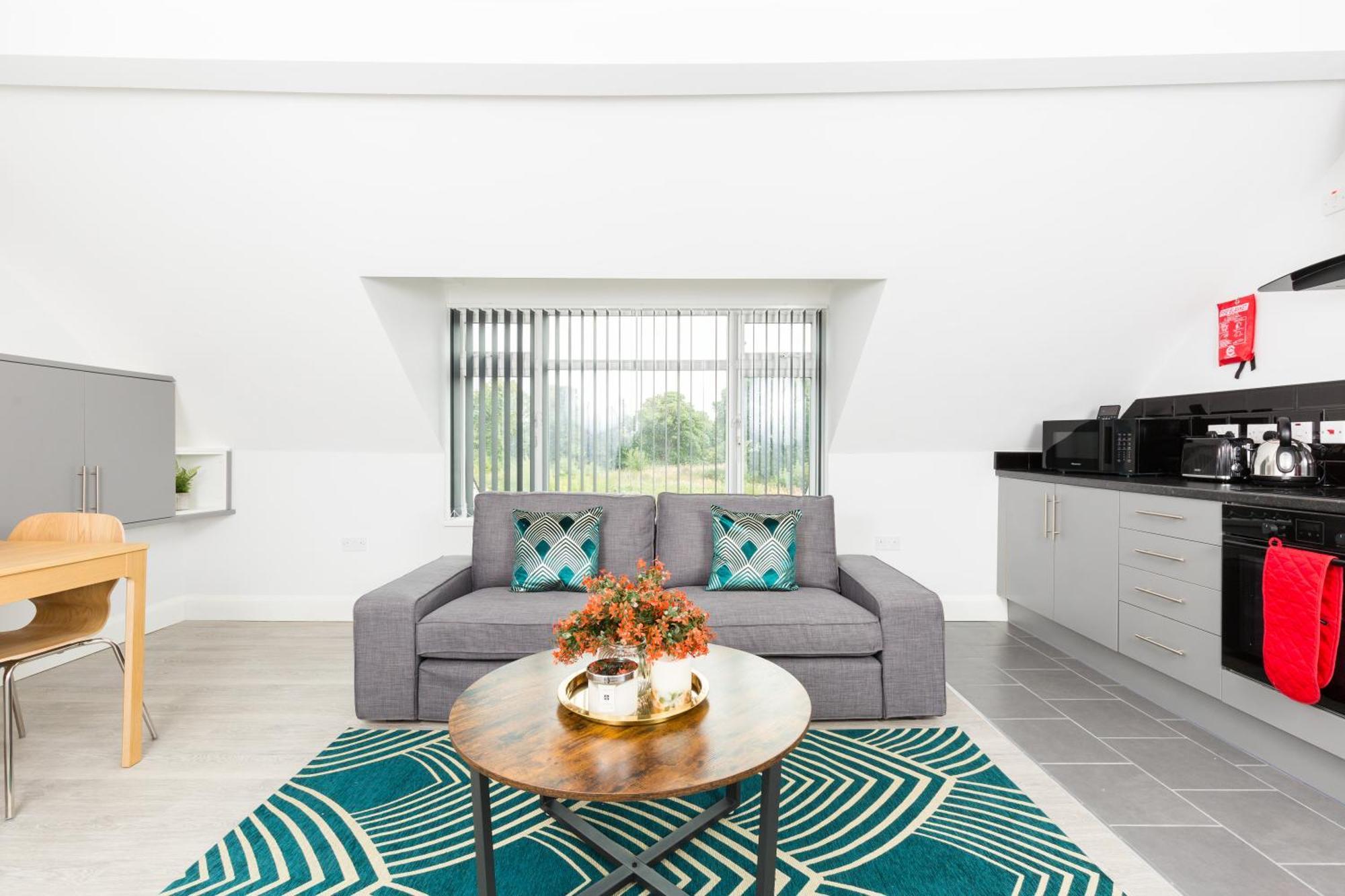 Hagley Road Apartments: Self-contained City Centre With Kitchen & Netflix Apartment