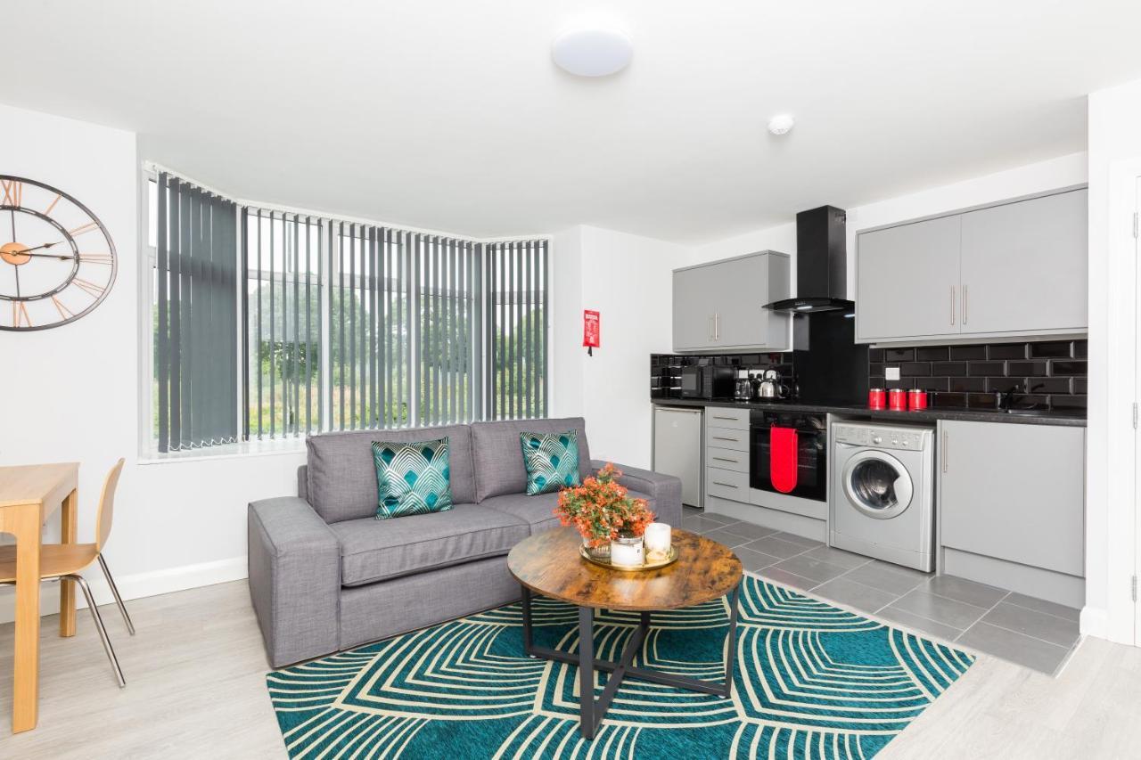 Hagley Road Apartments: Self-contained City Centre With Kitchen & Netflix *