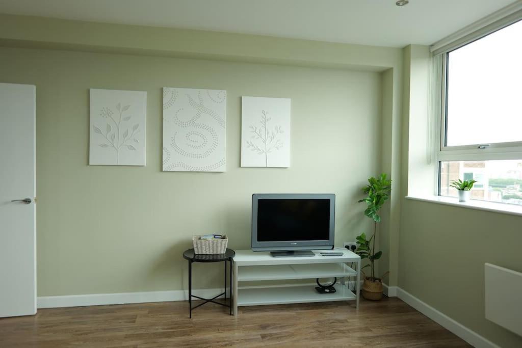 1 Bedroom Centre *