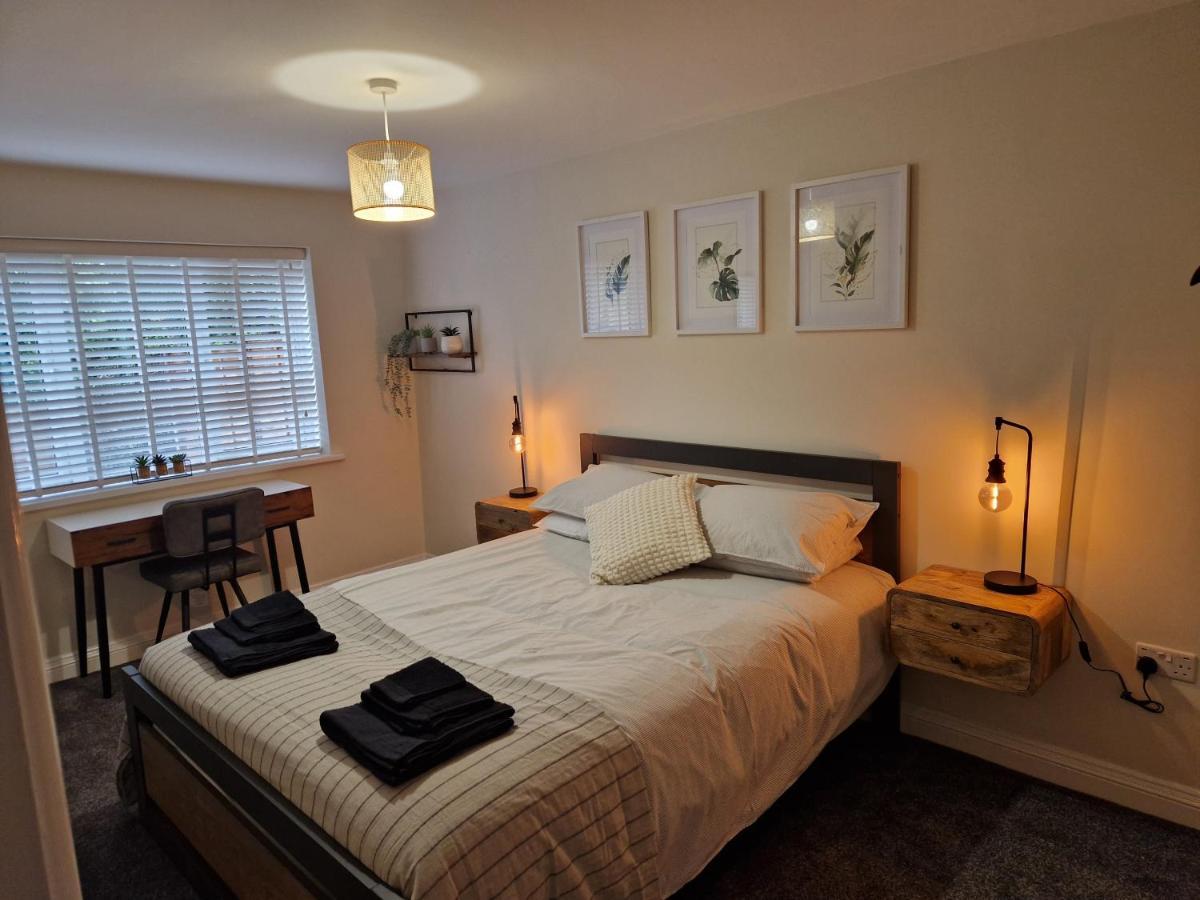 Stylish 2 Bedroom Sleeps 4 Contractors And Corporates Welcome Apartment Birmingham