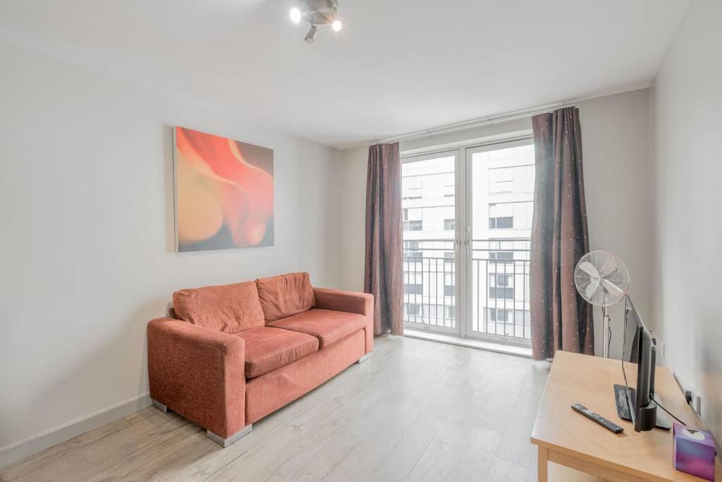 Apartment 1 Bedroom In *