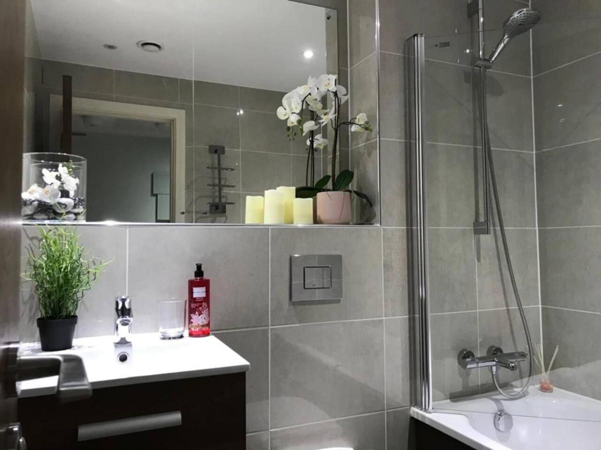 Luxury 9ine Stunning Broad Street Apartment Birmingham