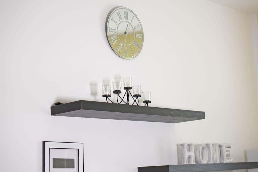 Apartment Cosy Entire 5 Min To Centre! Free Parking, Smart Tv Sleeps 3-4 *