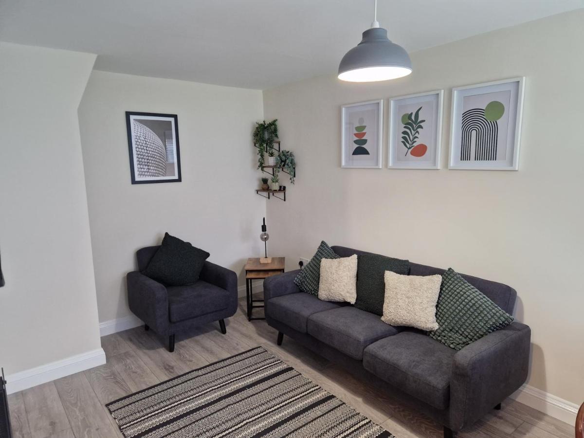 Stylish 2 Bedroom Sleeps 4 Contractors And Corporates Welcome *