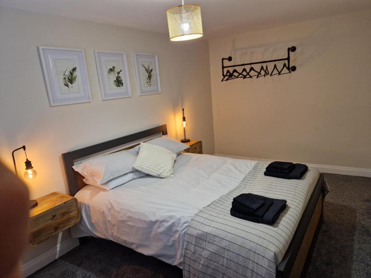 Stylish 2 Bedroom Sleeps 4 Contractors And Corporates Welcome Apartment Birmingham