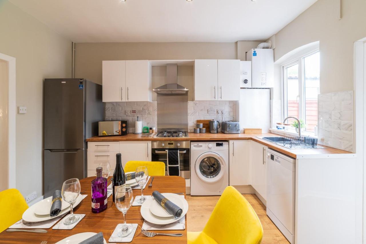 Boutique, Modern For Families, Contractors, Fast Wifi, Free Netflix *