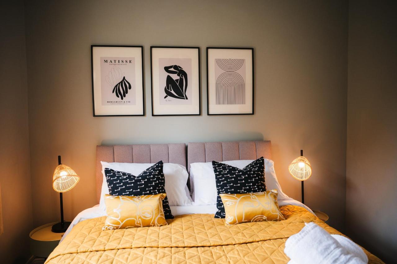 Boutique, Modern For Families, Contractors, Fast Wifi, Free Netflix Holiday home *
