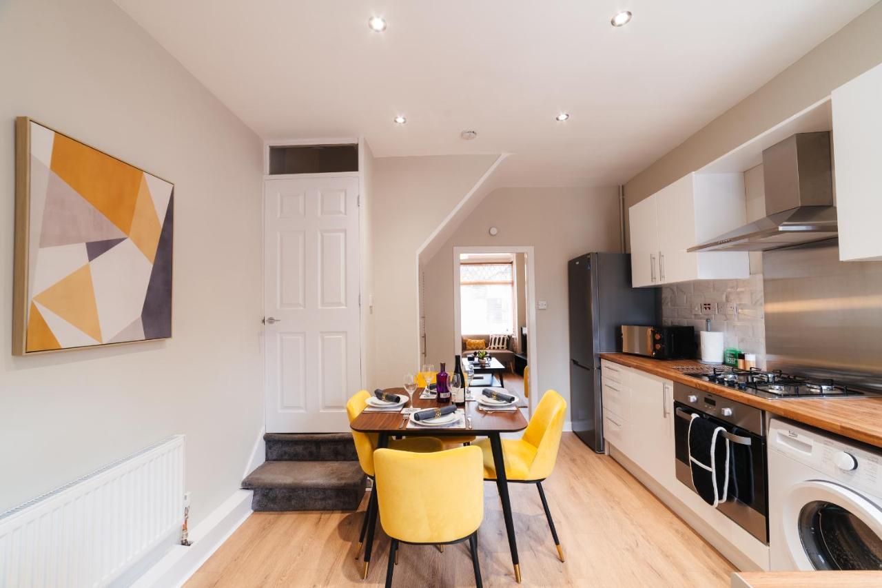 Boutique, Modern For Families, Contractors, Fast Wifi, Free Netflix *