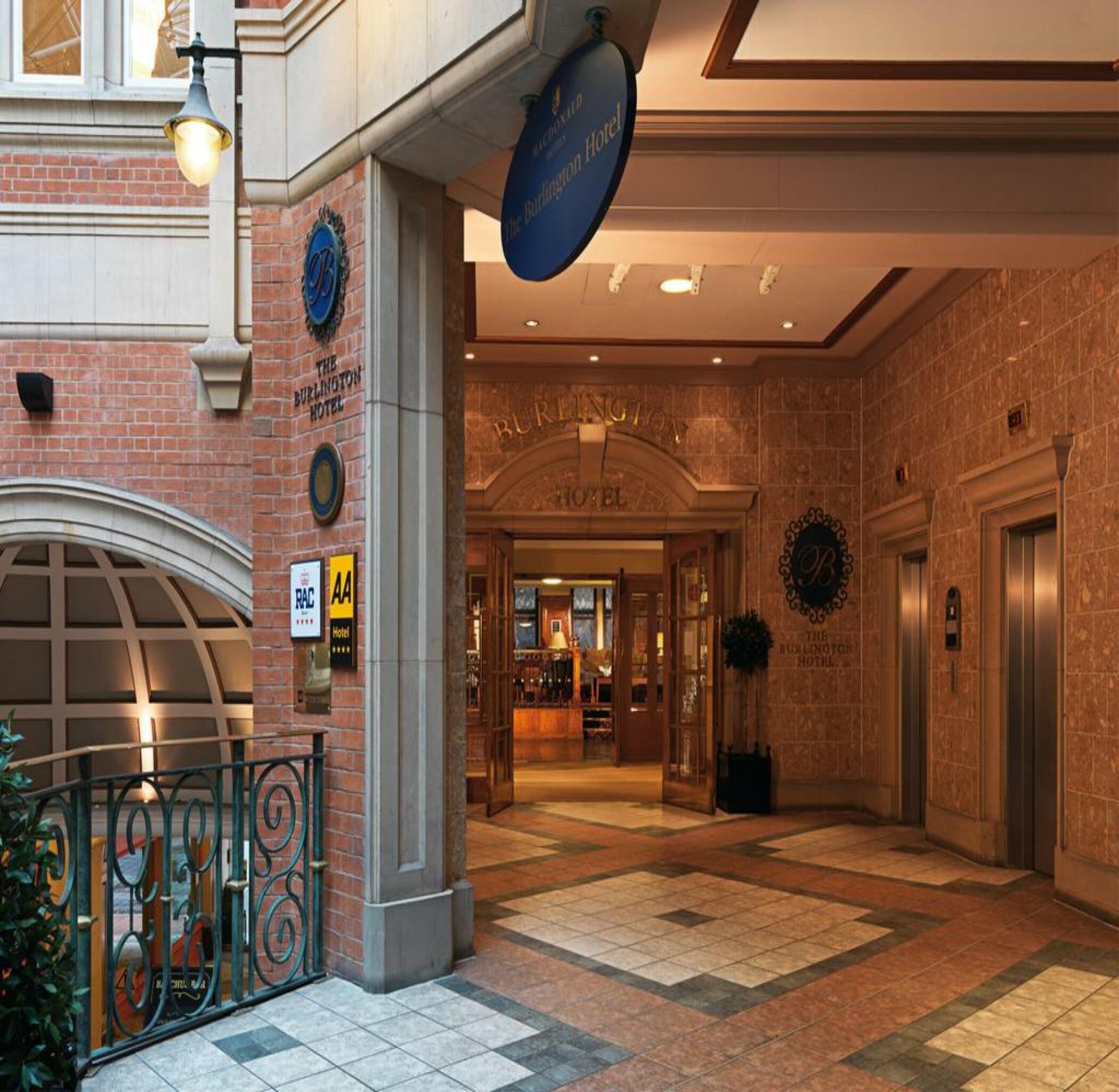 Hotel Macdonald Burlington 4*