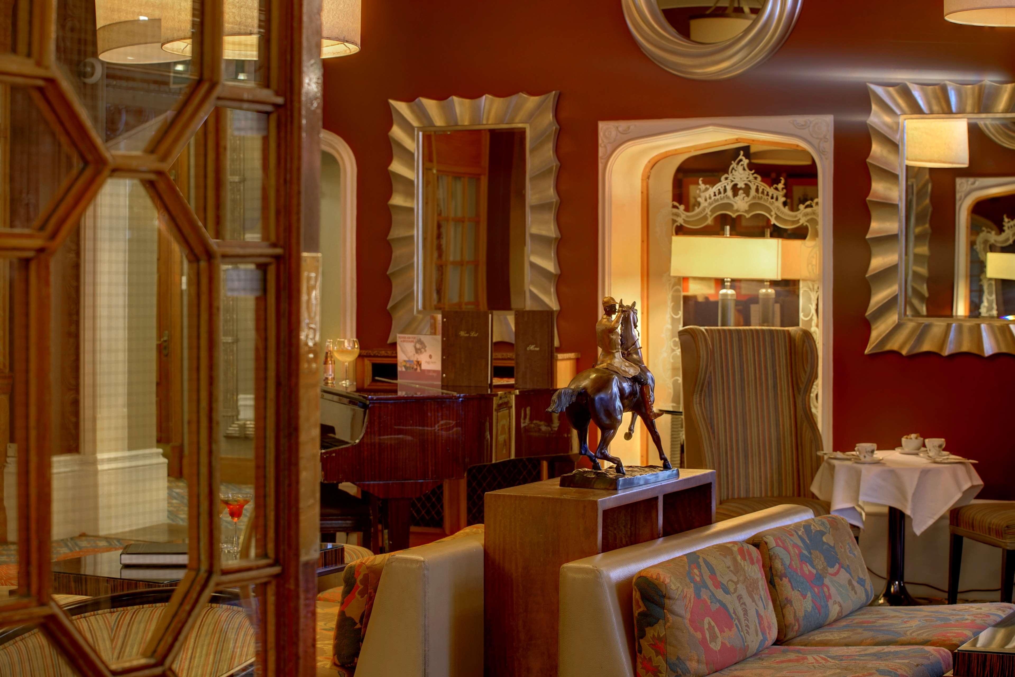 Western Plough And Harrow Hotel 4*