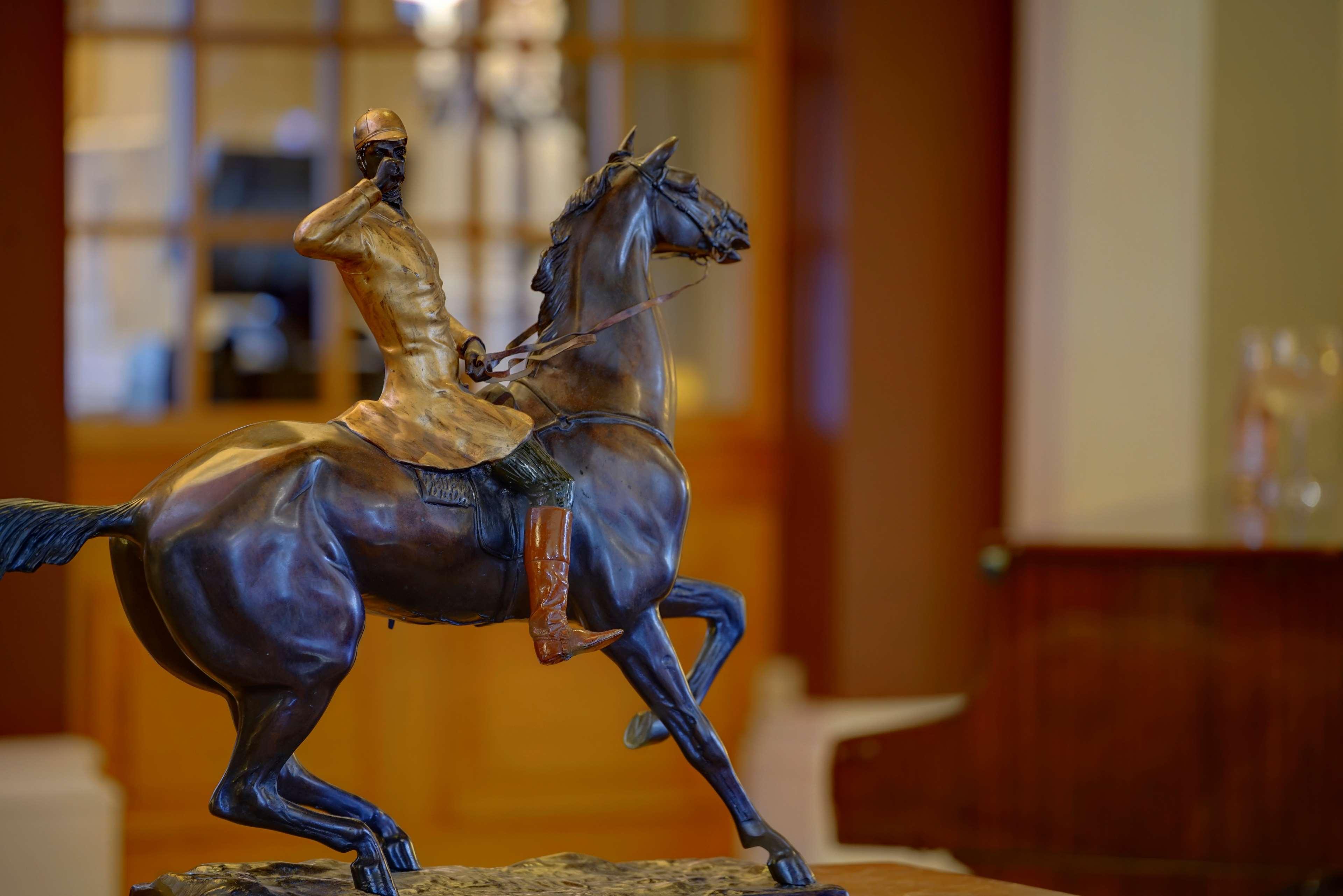 Western Plough And Harrow Hotel 4*