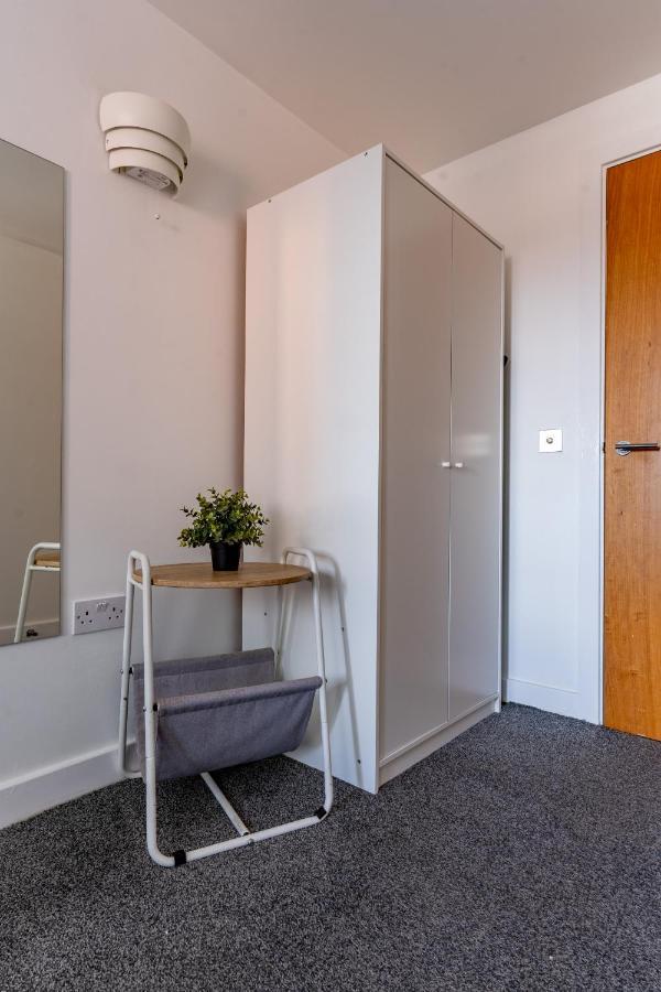 Apartment - Free Underground Parking *