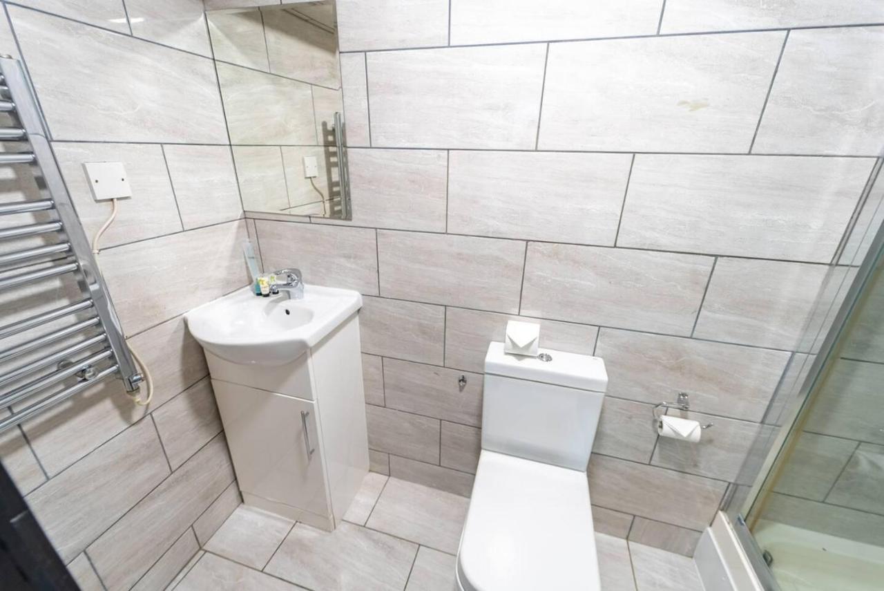Stunning 1-bed In Available Apartment *