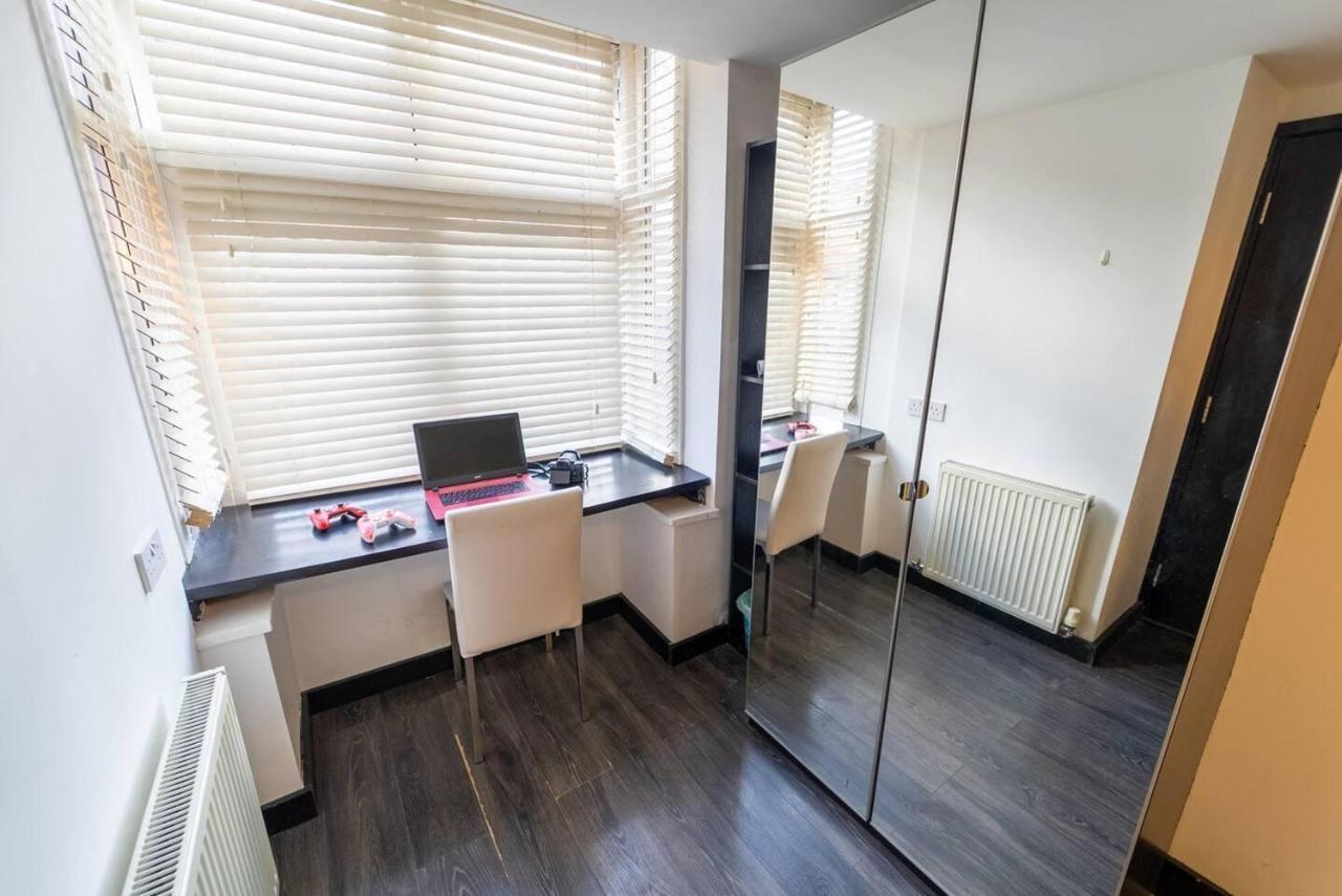 Stunning 1-bed In Available Apartment
