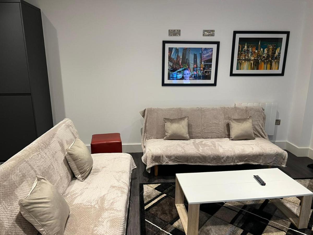 Mailbox Luxury Living Apartment