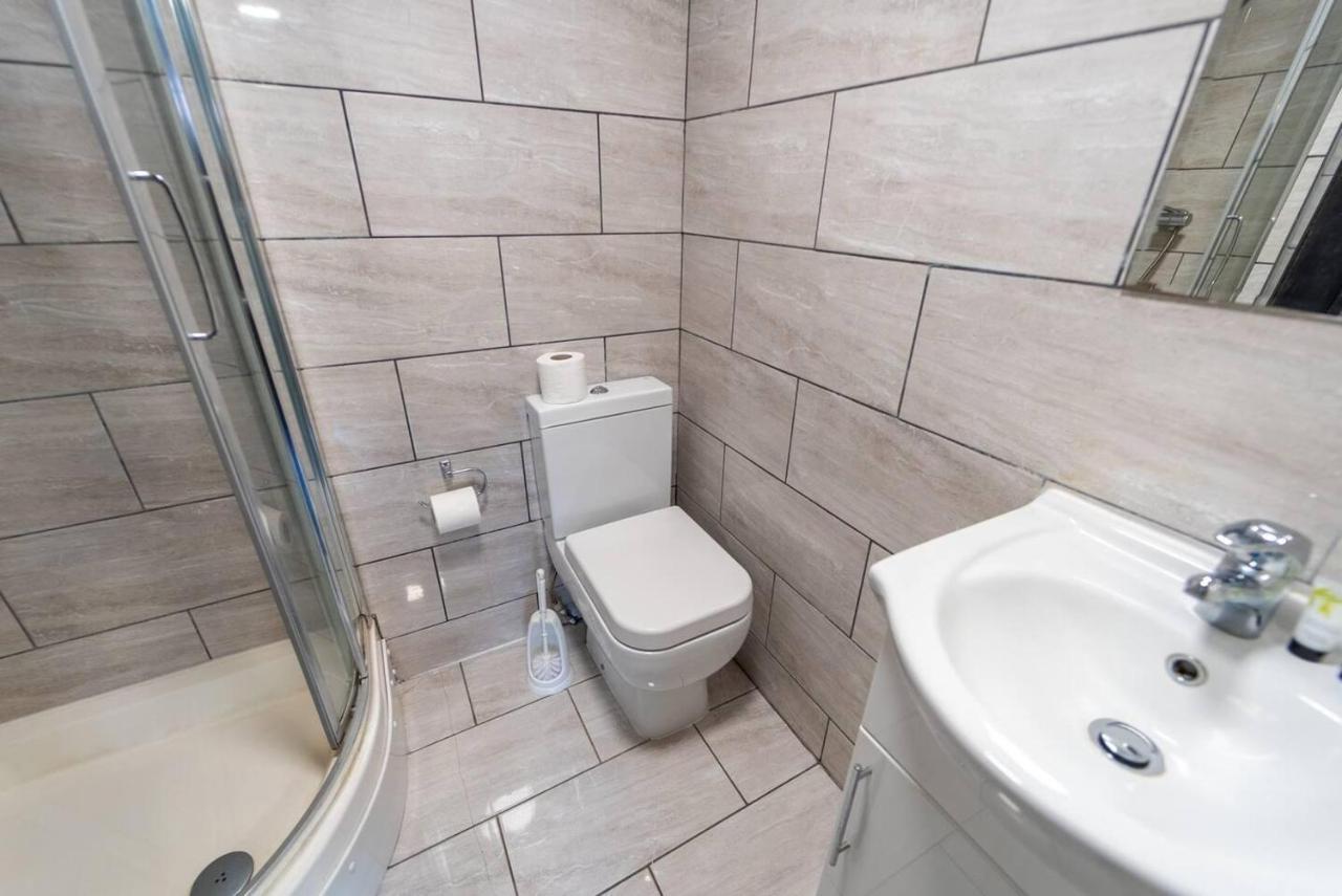 Apartment Large Available On First Floor! Birmingham