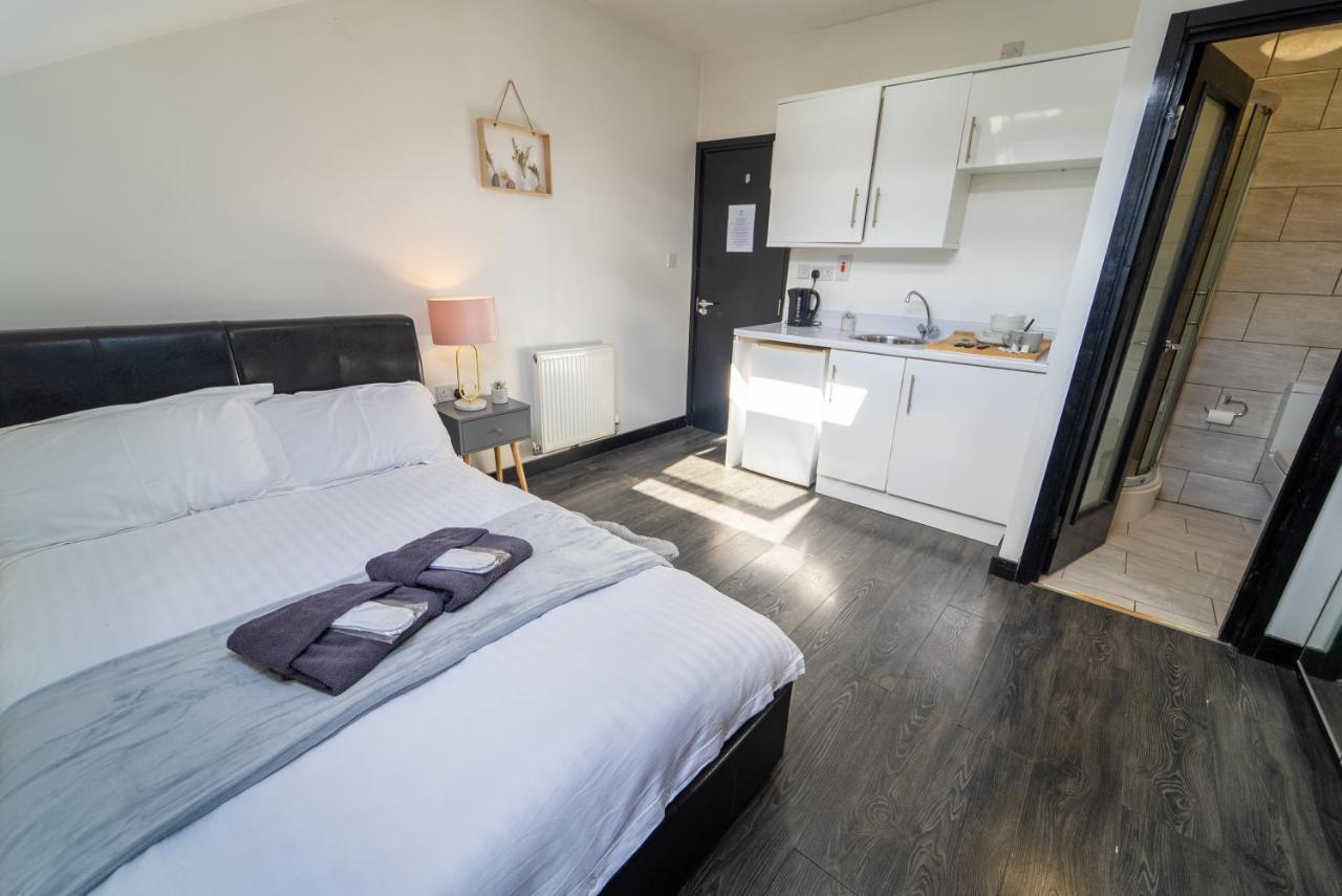 Apartment Available Close To Queen Elizabeth Hospital *