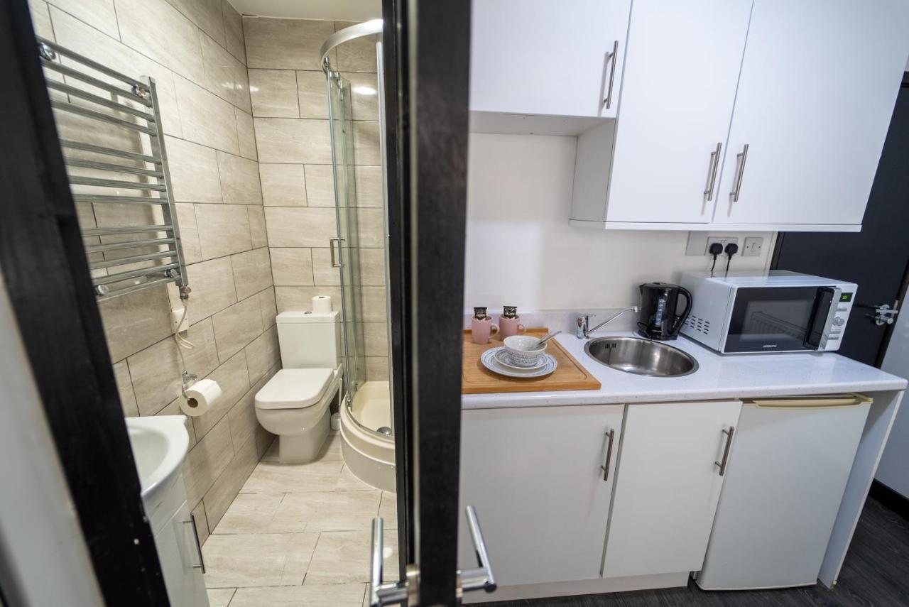 Available Close To Queen Elizabeth Hospital *