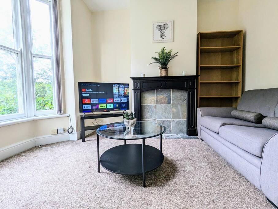 Holiday home Charming 2 Bedroom House In Harborne With Parking *