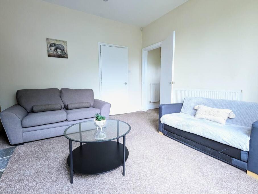 Charming 2 Bedroom House In Harborne With Parking Holiday home