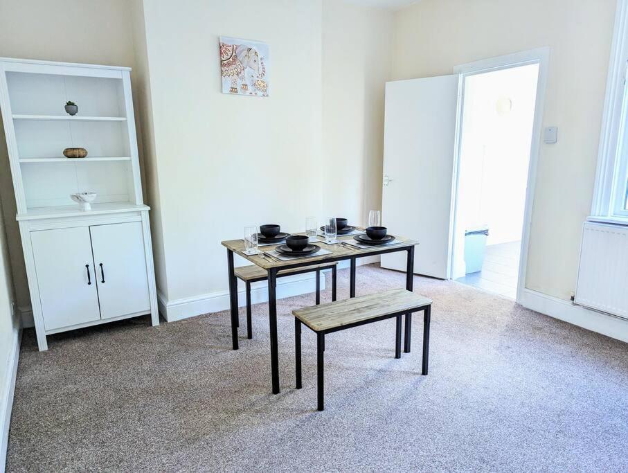 Charming 2 Bedroom House In Harborne With Parking Holiday home Birmingham