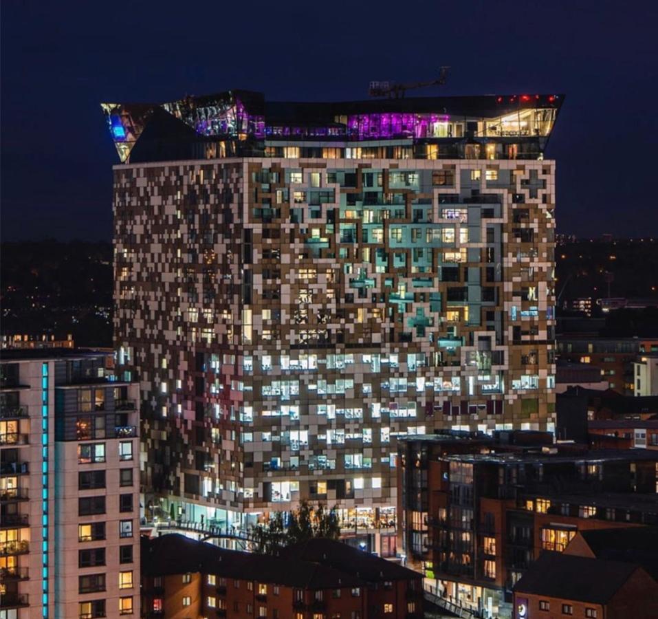 The Cube Side - One Bedroom With Balcony