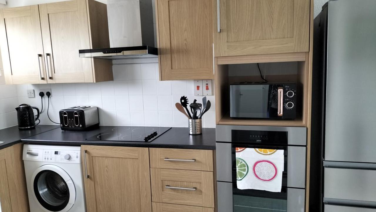 Leeson House In Harborne, Near Botanical Gardens, Queen Elizabeth Hospital, University, Utilita Arena, Edgbaston Cricket Ground, Cadbury World And The Mac, With Free Parking Apartment Birmingham