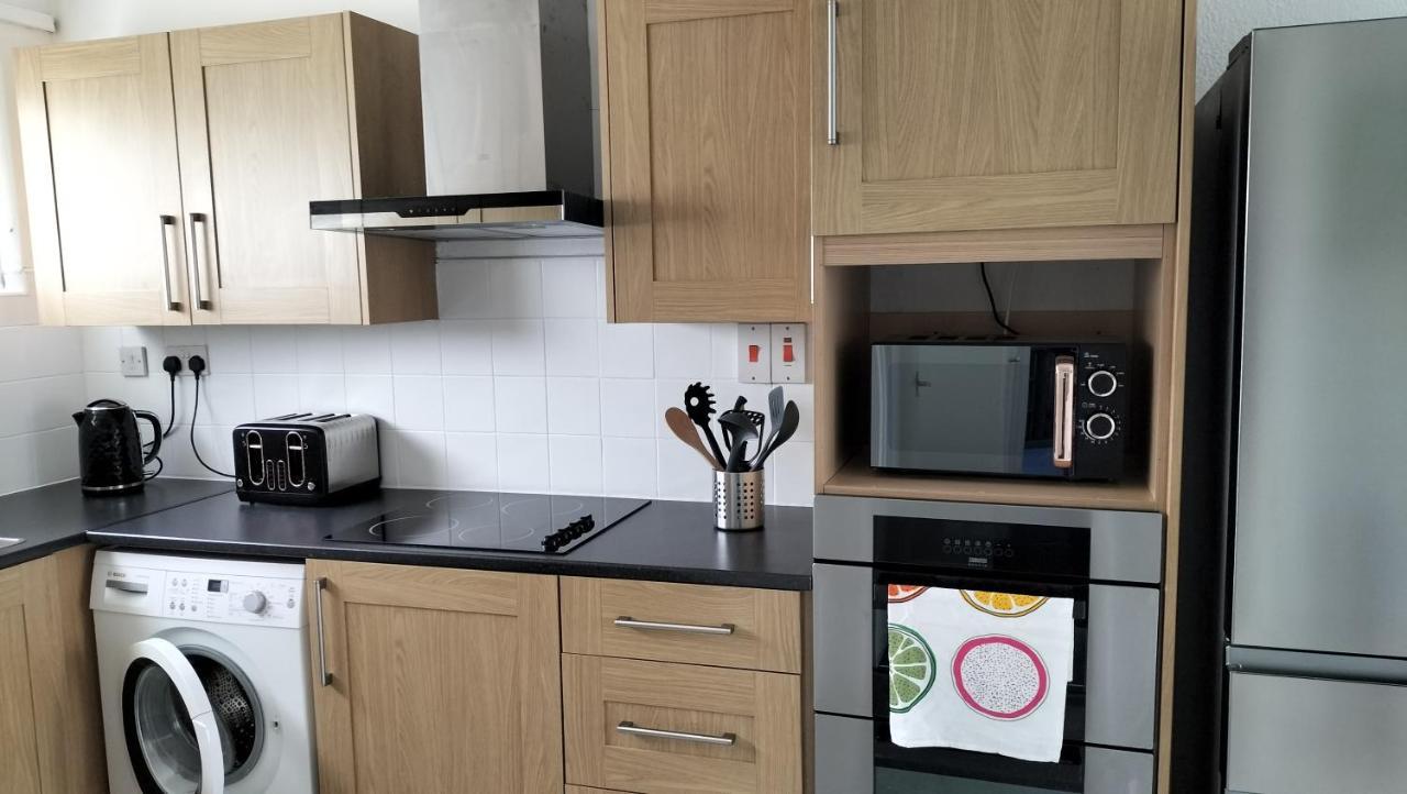 Apartment Leeson House In Harborne, Near Botanical Gardens, Queen Elizabeth Hospital, University, Utilita Arena, Edgbaston Cricket Ground, Cadbury World And The Mac, With Free Parking *