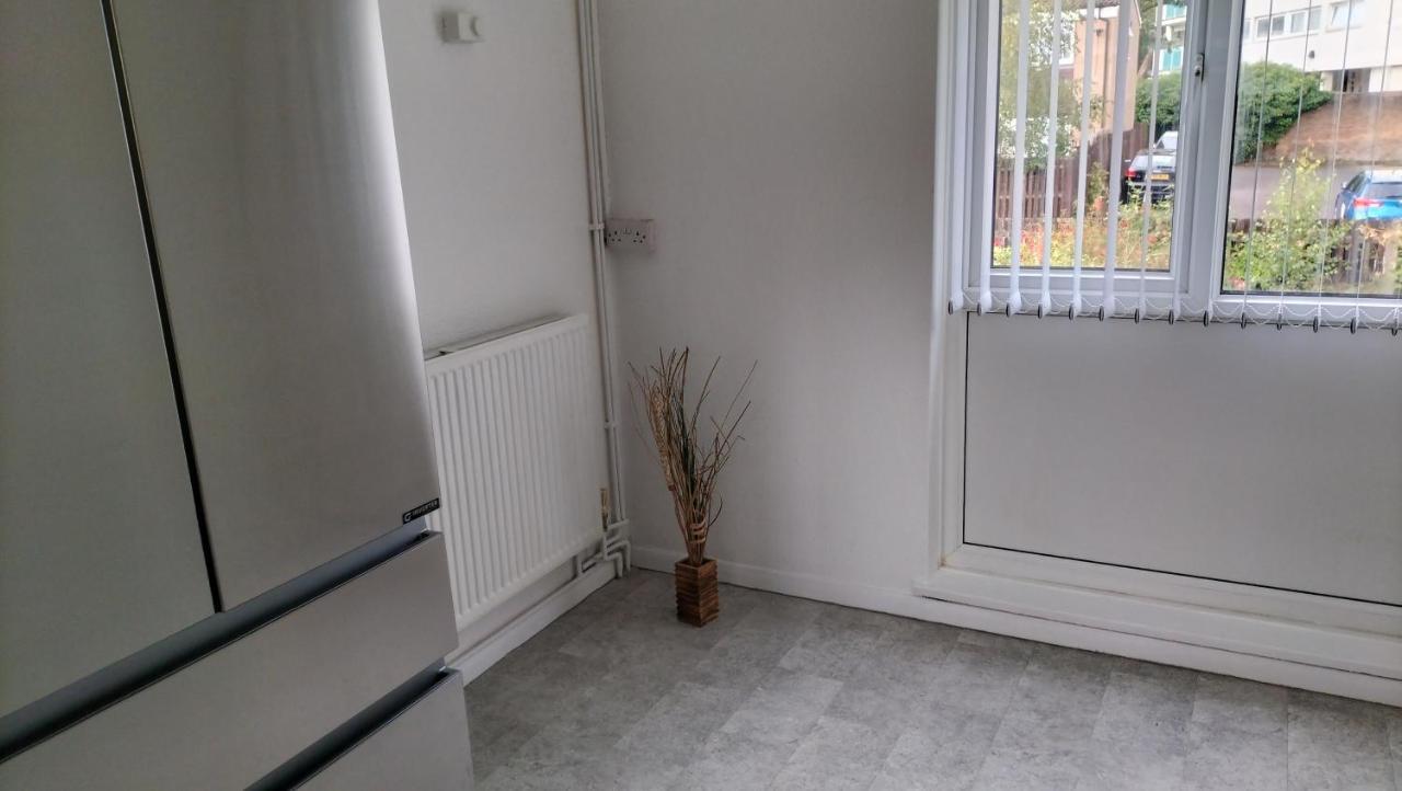 Leeson House In Harborne, Near Botanical Gardens, Queen Elizabeth Hospital, University, Utilita Arena, Edgbaston Cricket Ground, Cadbury World And The Mac, With Free Parking Apartment Birmingham