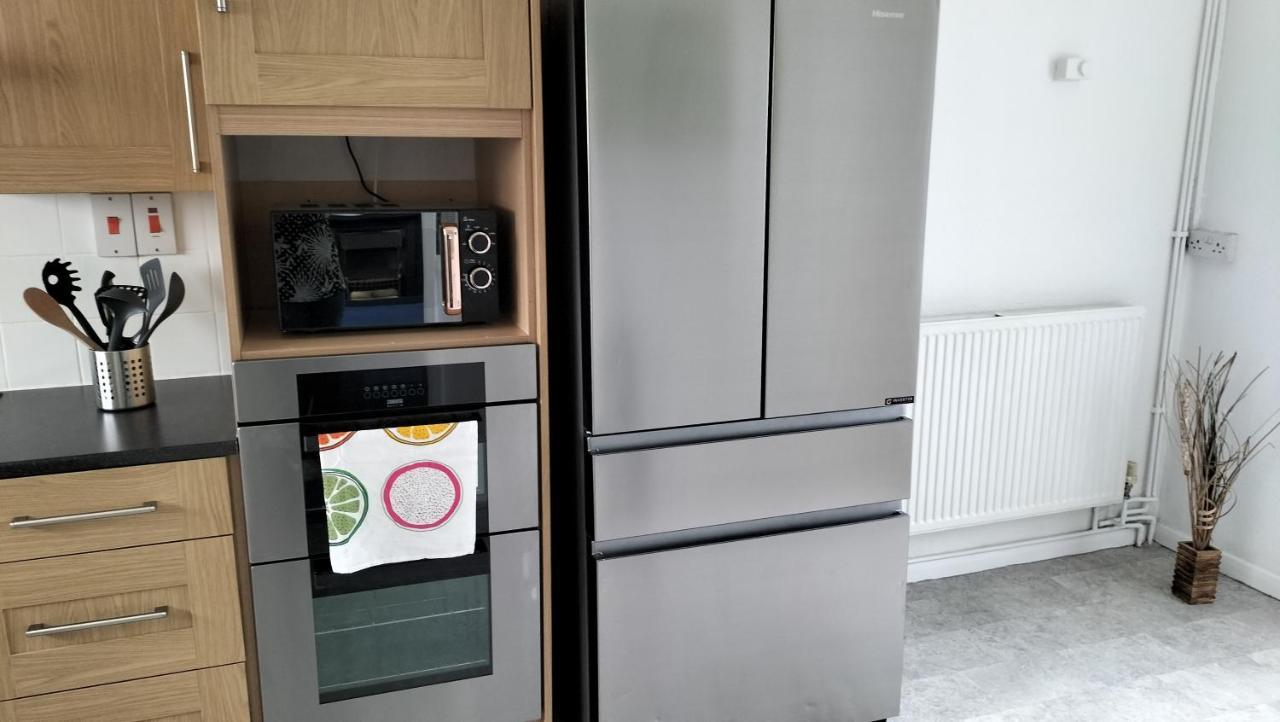 Leeson House In Harborne, Near Botanical Gardens, Queen Elizabeth Hospital, University, Utilita Arena, Edgbaston Cricket Ground, Cadbury World And The Mac, With Free Parking Birmingham