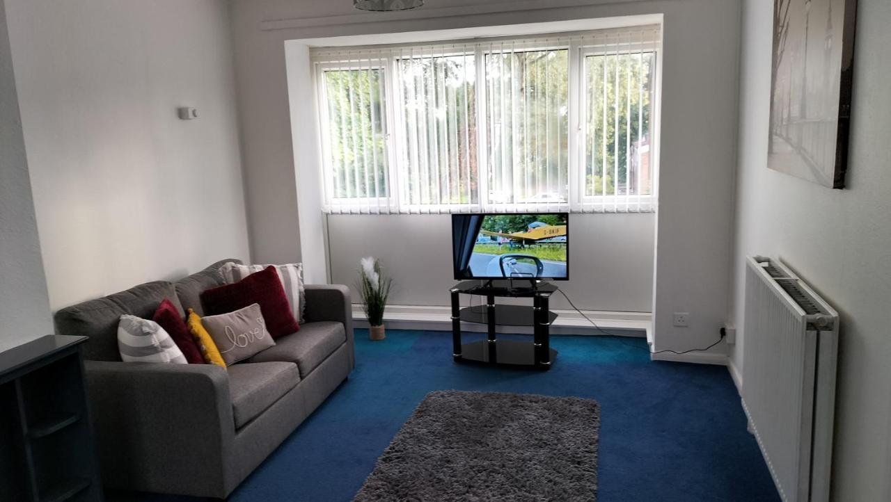 Leeson House In Harborne, Near Botanical Gardens, Queen Elizabeth Hospital, University, Utilita Arena, Edgbaston Cricket Ground, Cadbury World And The Mac, With Free Parking