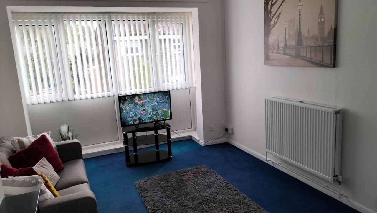 Leeson House In Harborne, Near Botanical Gardens, Queen Elizabeth Hospital, University, Utilita Arena, Edgbaston Cricket Ground, Cadbury World And The Mac, With Free Parking *