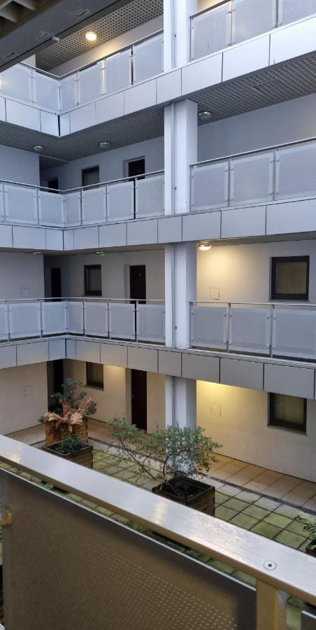 Luxury New Street Apartment *