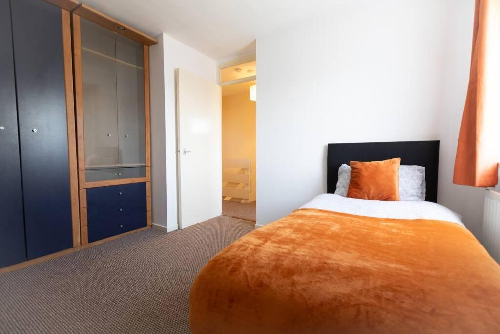 Holiday home Ideal With Private Parking For Contractors & Groups *