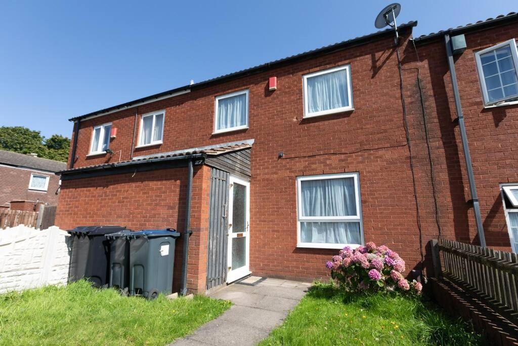 Holiday home Ideal With Private Parking For Contractors & Groups Birmingham