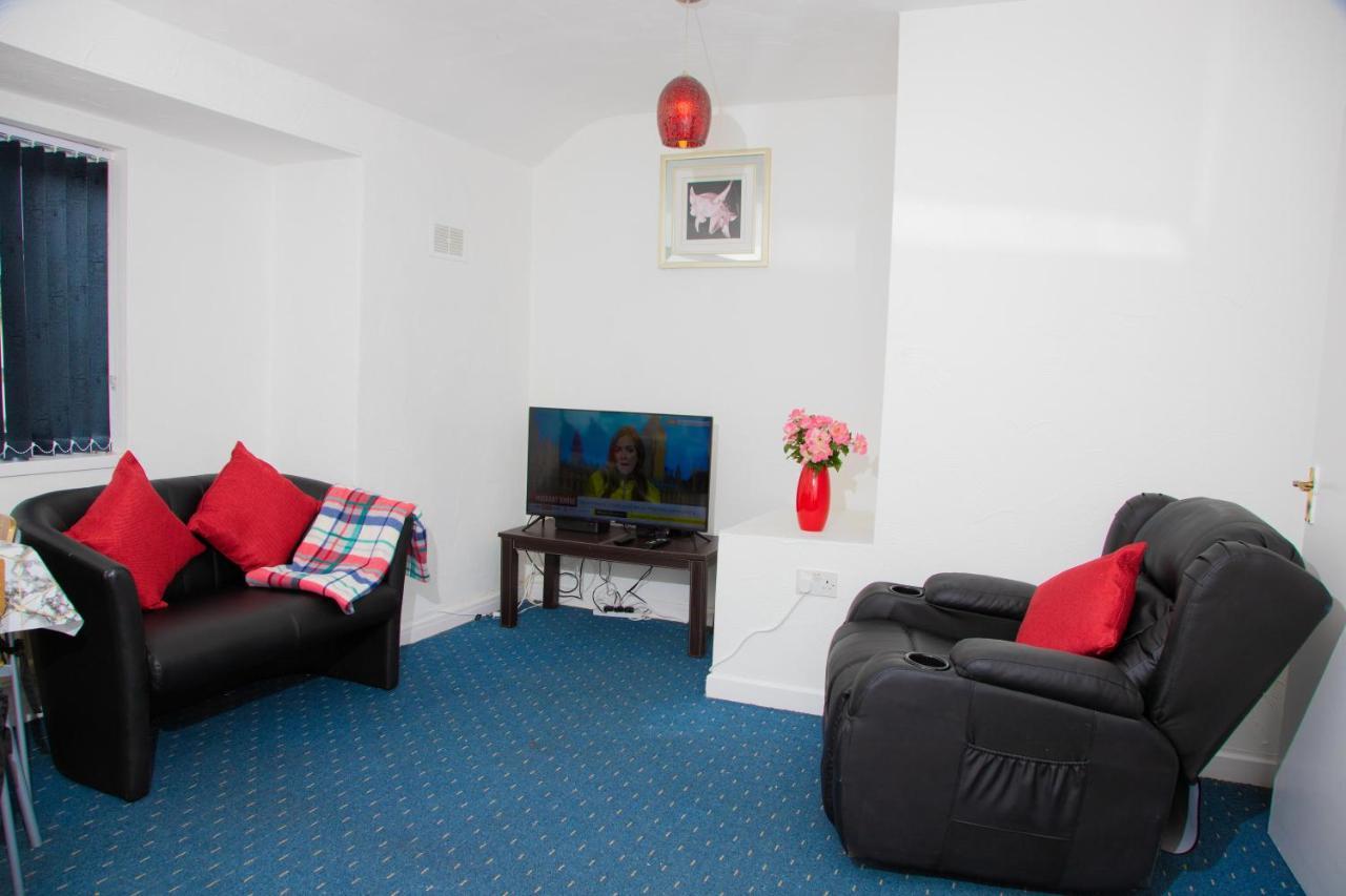 Fantastic Semi - Detached 4 Bedroom House *
