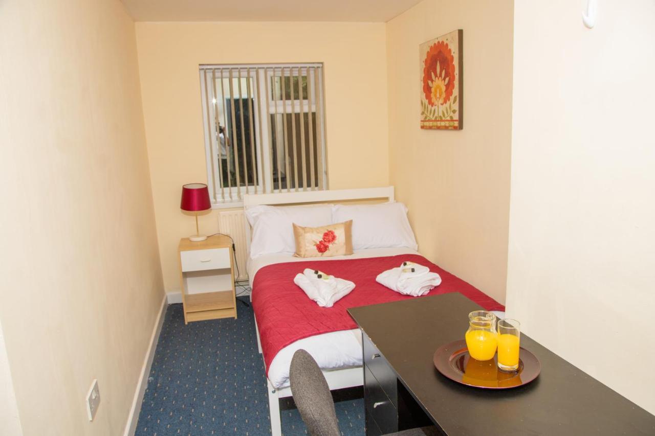 Fantastic Semi - Detached 4 Bedroom House *
