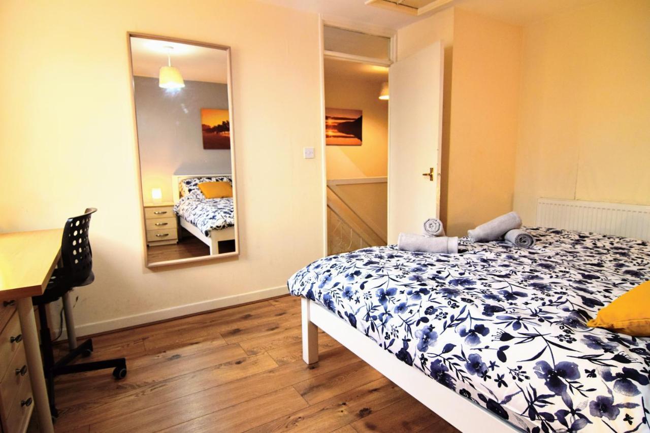 The Chinatown House -bbq, Free Parking, Garden, Bar, Kitchen, Dryer, Center Holiday home *