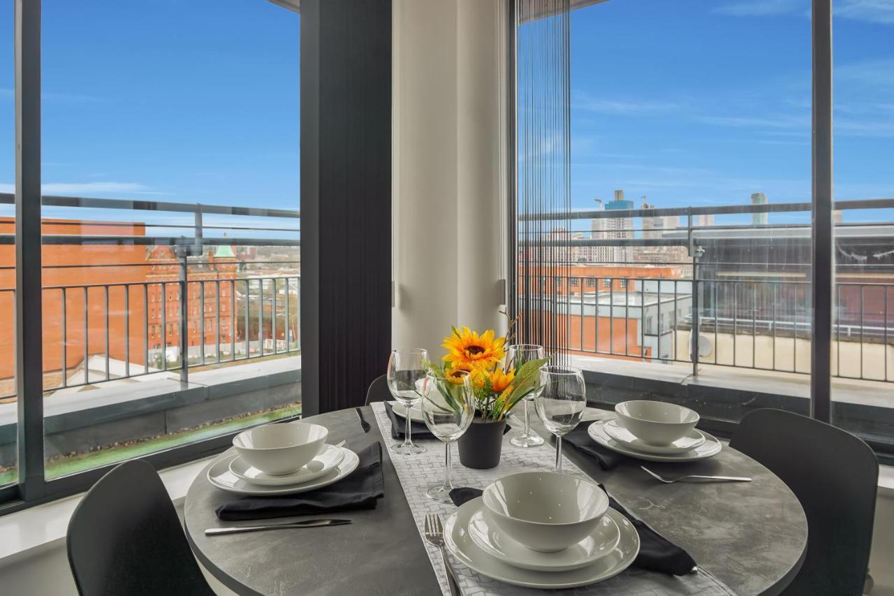 Penthouse - Amazing Skyline Views - Free Parking - Balcony - Utilita Arena - New St Station - Bullring Shopping
