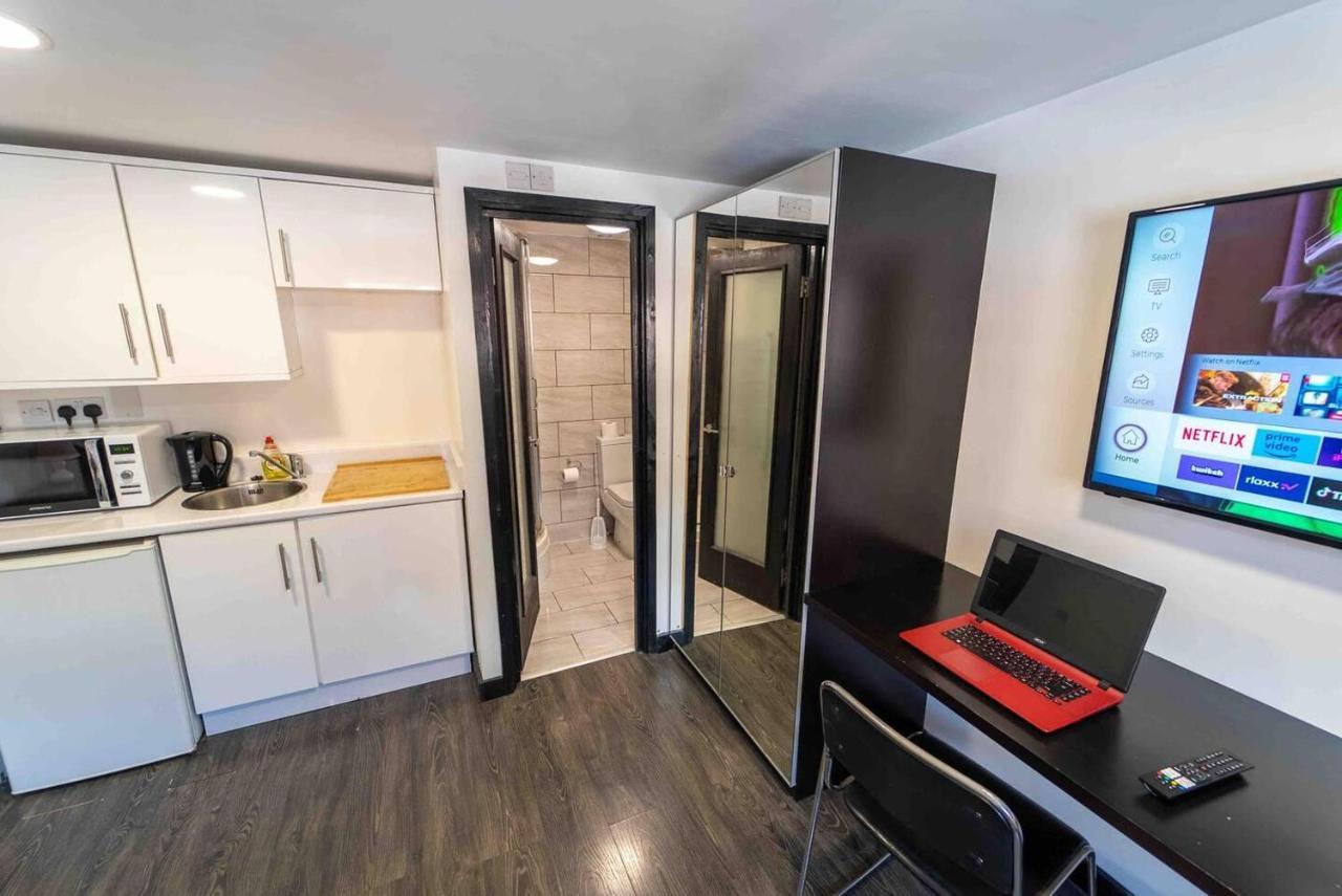 Modern Available Close To The * Birmingham